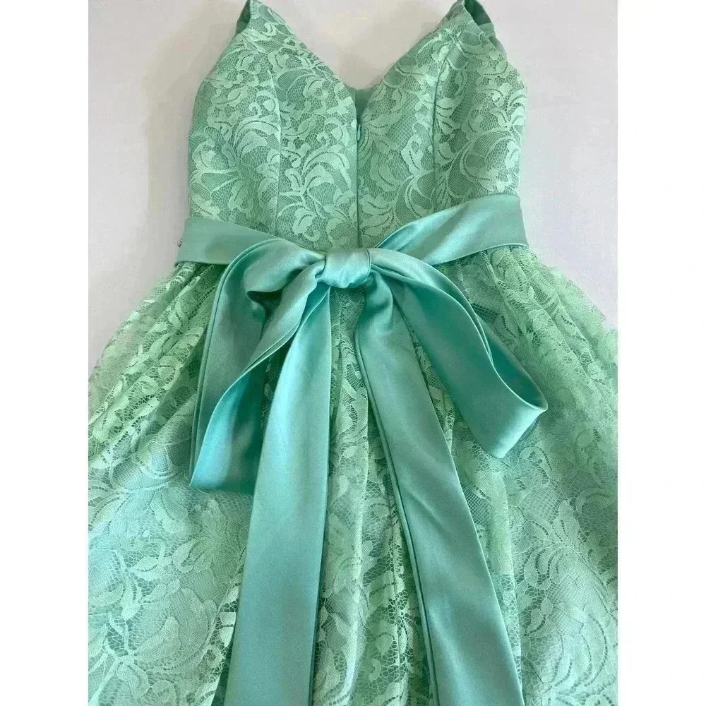 Mint Green Lace A-line Dress, Size Small w/ removable Sash & Built in Bra - Picture 8 of 11